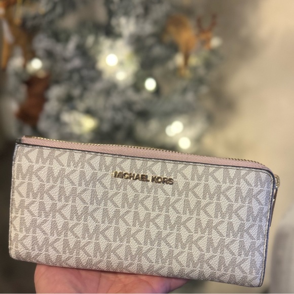 Cream michael kors wallet - Picture 5 of 5